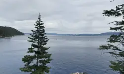 Lake Tahoe boat capsizes; 6 dead, 2 missing