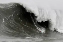 Santa Cruz surfer seeks world record for epic Mavericks wave ride